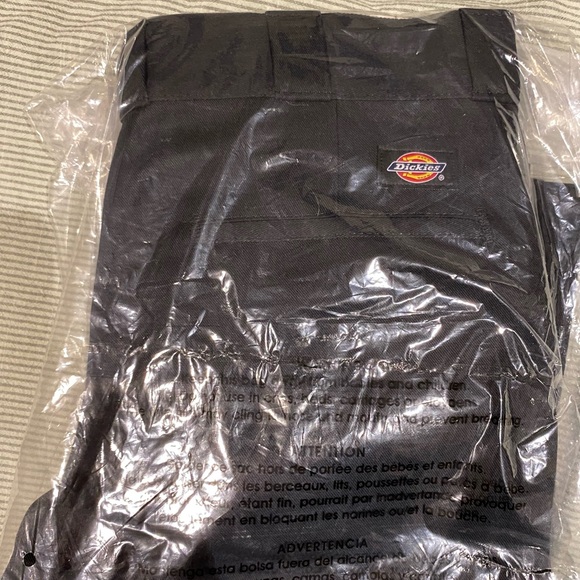 Dickies Utility Pants Men Size 30 waist x 30 inseam; colour black - Picture 2 of 2